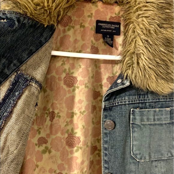 Fur collar denim jacket - Picture 3 of 4